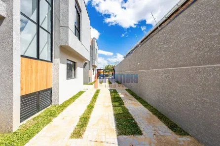 Sobrado com 3 Quartos à venda, 110m² no Lindóia, Curitiba