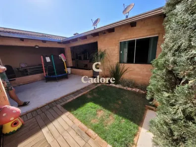 Casa com 4 Quartos à venda, 220m² no Cidade Jardim, Uberlândia