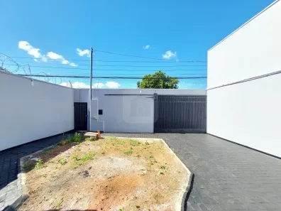 Imóvel Comercial com 4 Quartos para alugar, 270m² no Umuarama, Uberlândia