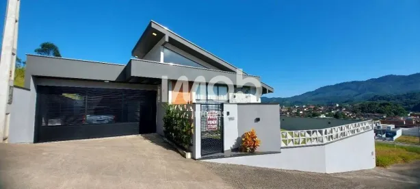 Casa com 3 Quartos à venda, 147m² no Jaraguá 99, Jaraguá do Sul