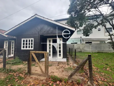 Casa com 2 Quartos para alugar, 40m² no Campeche, Florianópolis