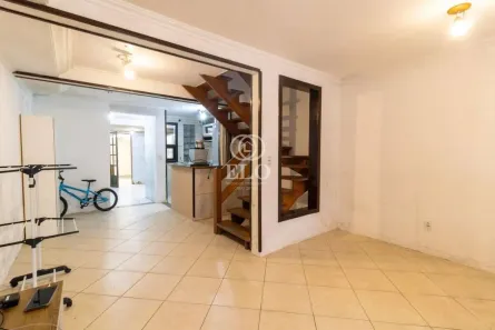 Casa com 2 Quartos para alugar, 250m² no Hípica, Porto Alegre