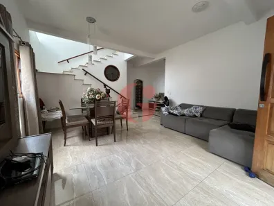 Sobrado com 6 Quartos à venda, 478m² no Centro, Paraibuna