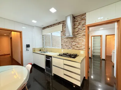 Apartamento com 3 Quartos para venda ou aluguel, 218m² no Vila Regente Feijó, São Paulo