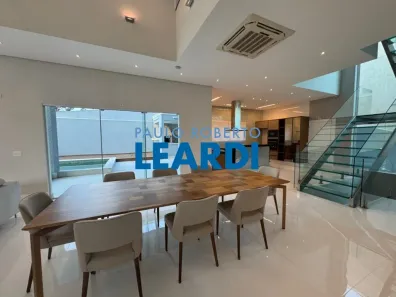 Casa de Condomínio com 4 Quartos para alugar, 420m² no Cidade Tamboré, Santana de Parnaíba