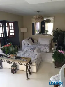 Casa com 3 Quartos à venda, 180m² no Indianópolis, São Paulo
