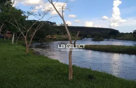 Fazenda/Sítio com 3 Quartos à venda, 60m² no Distrito Industrial, Uberlândia