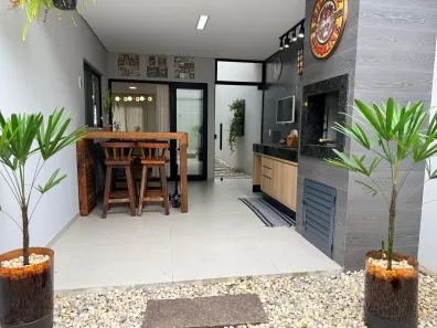 Sobrado com 3 Quartos à venda, 219m² no América, Joinville