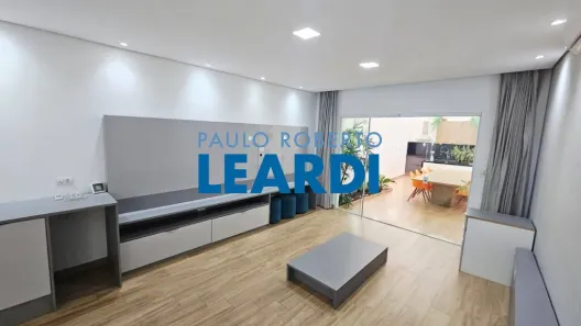 Casa com 3 Quartos à venda, 215m² no Vila Gumercindo, São Paulo