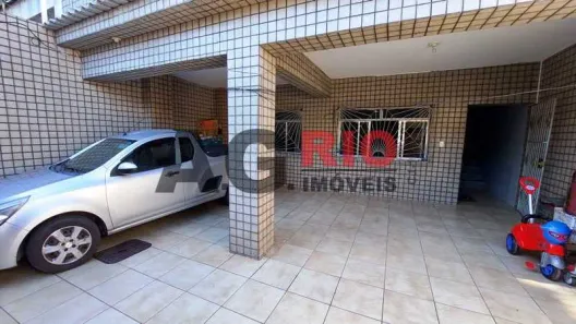 Casa com 3 Quartos à venda, 210m² no Marechal Hermes, Rio de Janeiro