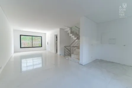 Sobrado com 3 Quartos à venda, 157m² no Mercês, Curitiba