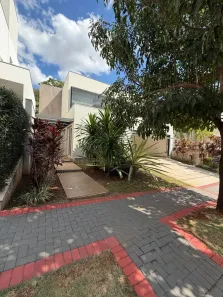 Sobrado com 4 Quartos à venda, 323m² no Jardim Parque do Horto, Maringá