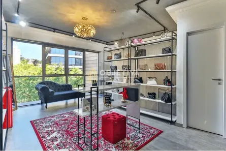 Sala Comercial à venda, 33m² no Tristeza, Porto Alegre