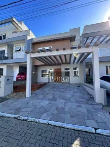 Casa de Condomínio com 3 Quartos para alugar, 138m² no Hípica, Porto Alegre