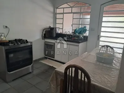 Casa com 2 Quartos para alugar, 113m² no Jardim Califórnia, Jacareí