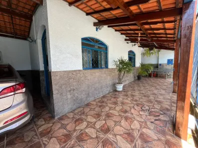 Casa com 4 Quartos à venda, 246m² no Centro, Contagem