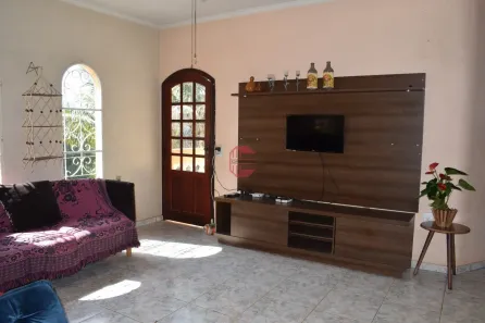 Fazenda/Sítio com 3 Quartos à venda, 1500m² no Chácaras Clube Castanheiro, Várzea Paulista