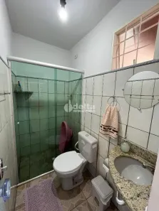 Casa com 2 Quartos à venda, 196m² no Jardim das Palmeiras, Uberlândia