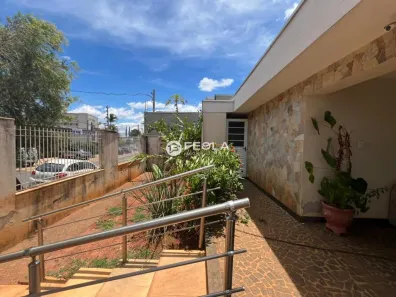 Casa com 3 Quartos para venda ou aluguel, 302m² no Vila Medon, Americana