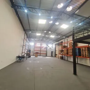 Galpão/Depósito/Armazém para alugar, 900m² no Vila Regina, Bauru