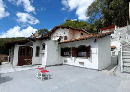 Casa com 4 Quartos à venda, 196m² no Albuquerque, Teresópolis
