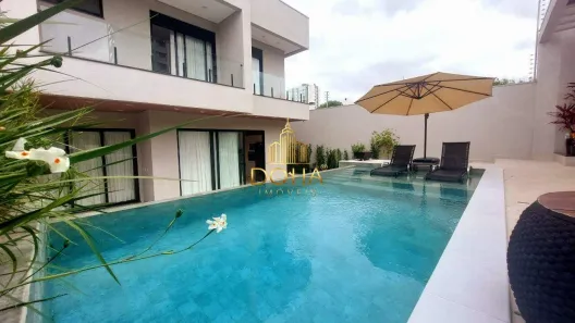 Sobrado com 3 Quartos à venda, 304m² no Centro, Cascavel