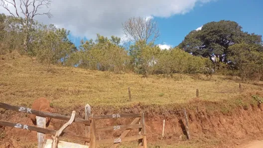 Fazenda/Sítio com 3 Quartos à venda, 100m² no , Virgínia