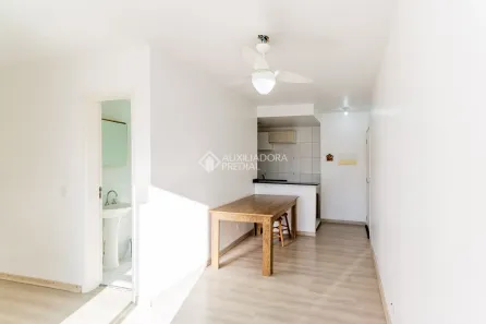 Apartamento com 3 Quartos para alugar, 63m² no Sarandi, Porto Alegre