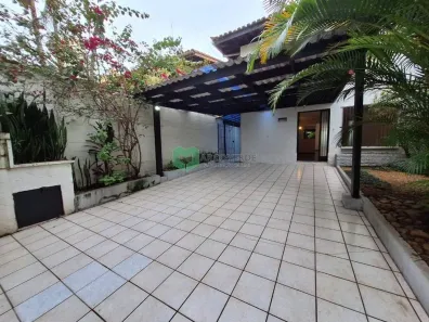 Casa com 4 Quartos para alugar, 450m² no Jardim Rizzo, São Paulo