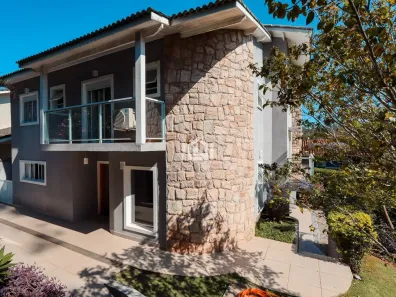 Casa de Condomínio com 4 Quartos à venda, 258m² no Jardim Indaiá, Embu das Artes