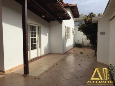 Casa com 3 Quartos para alugar, 10m² no Altaville, Pouso Alegre