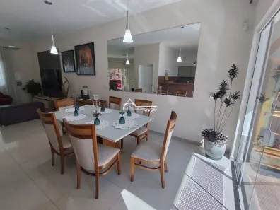 Casa com 3 Quartos à venda, 225m² no Loteamento Villa Branca, Jacareí