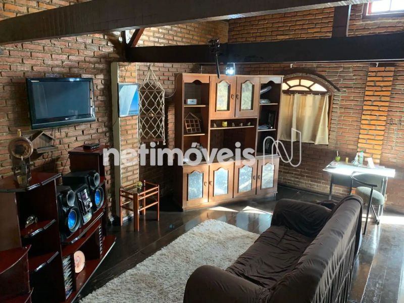 Casa com 3 quartos — Alípio de Melo, Belo Horizonte