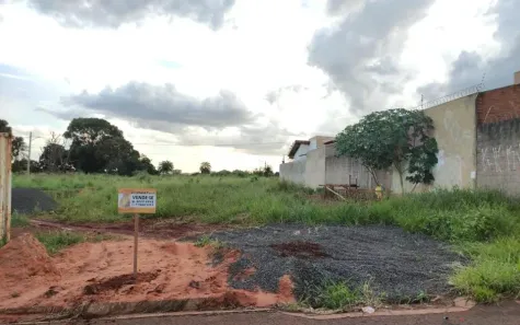 Lote/Terreno à venda, 250m² no São Francisco, Campo Grande