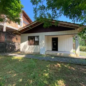 Casa com 3 Quartos à venda, 136m² no Glória, Joinville