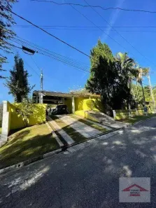 Casa de Condomínio com 3 Quartos à venda, 400m² no Alpes dos Araçás (Jordanésia), Cajamar