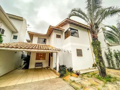 Casa com 4 Quartos para alugar, 260m² no Itaipu, Niterói