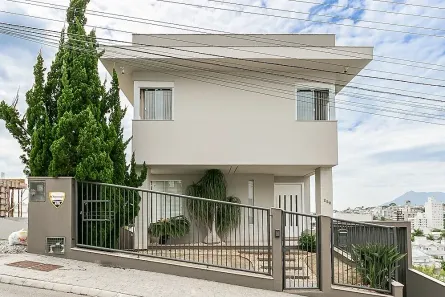 Casa com 3 Quartos à venda, 840m² no Pedra Branca, Palhoça
