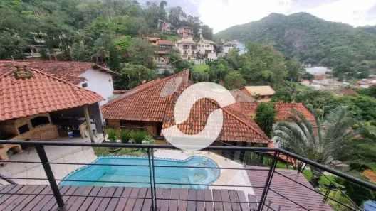 Casa de Condomínio com 4 Quartos à venda, 450m² no Itaipu, Niterói