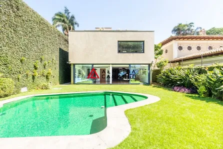 Casa com 3 Quartos à venda, 675m² no Jardim Luzitânia, São Paulo