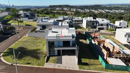 Casa de Condomínio com 3 Quartos à venda, 209m² no Olímpico, Londrina