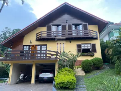 Casa com 3 Quartos à venda, 330m² no Catarcione, Nova Friburgo