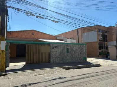 Casa com 6 Quartos à venda, 3235m² no Centro, Fortaleza