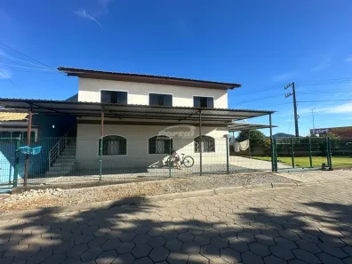 Casa com 3 Quartos para alugar, 85m² no Centro, Barra Velha