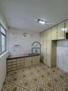 Sobrado com 3 Quartos para alugar, 225m² no Setor Coimbra, Goiânia