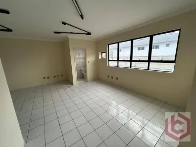 Sala Comercial à venda, 66m² no Vila Mathias, Santos