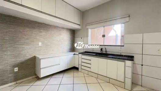 Casa com 3 Quartos para alugar, 110m² no Zona Central, Rio Claro