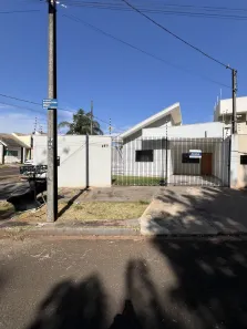 Casa com 3 Quartos para alugar, 90m² no Parque Hortência, Maringá