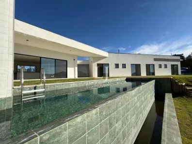 Casa de Condomínio com 4 Quartos à venda, 258m² no Pedro do Rio, Petrópolis
