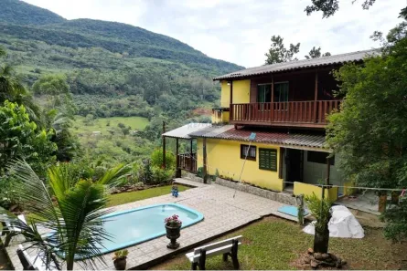 Fazenda/Sítio com 4 Quartos à venda, 210m² no Três Pinheiros (Distrito), Itati